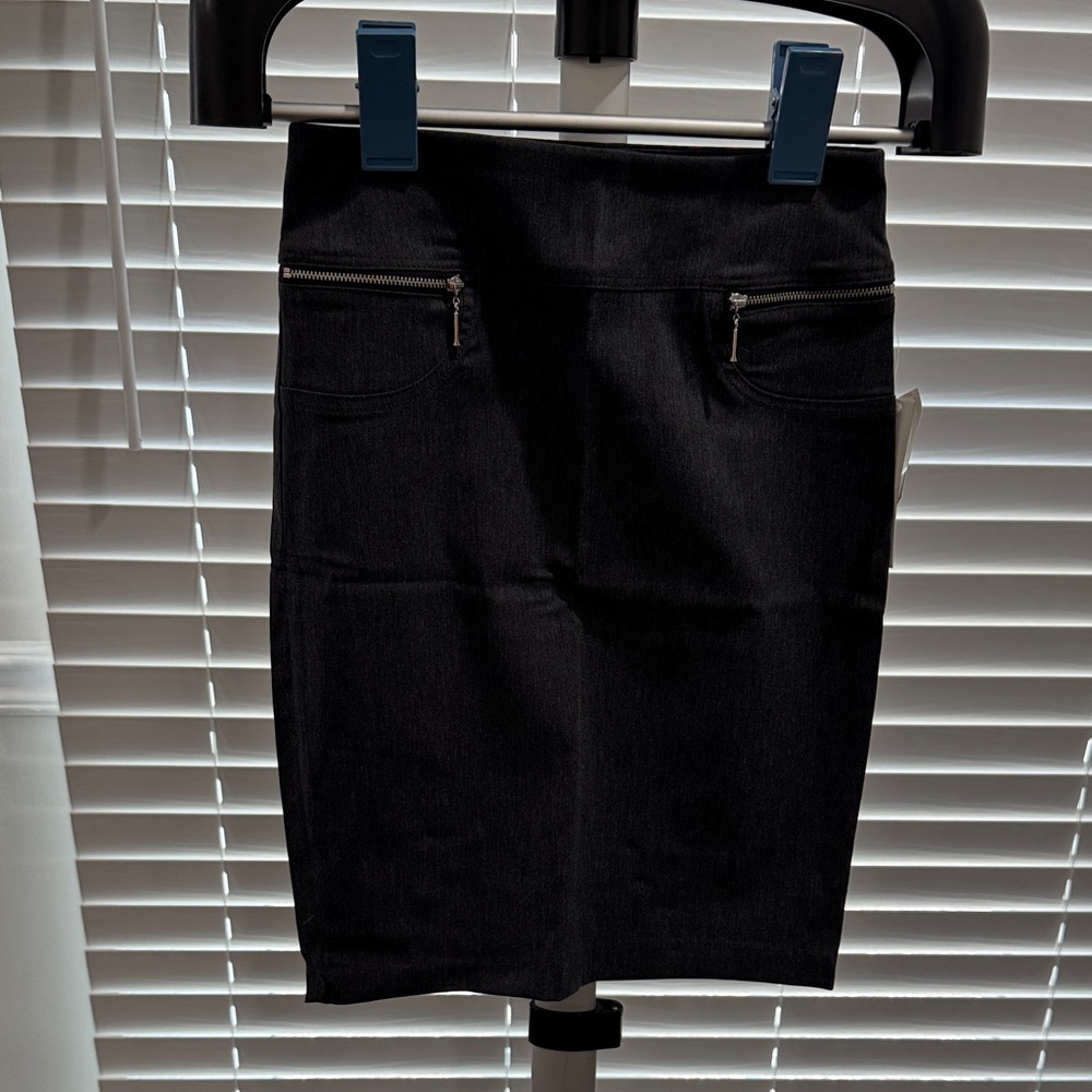 Joe B Black Pencil Skirt with Zip Pocket Details- stretch